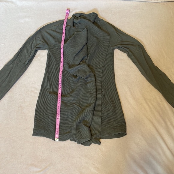 Olive ribbed handkerchief XS a.n.a. cardigan with pockets - Picture 3 of 5